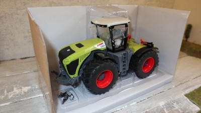 Ertl Britains 16411 in 1:32,  Claas Xerion 5000 Prestige Collections,  NEU in OV