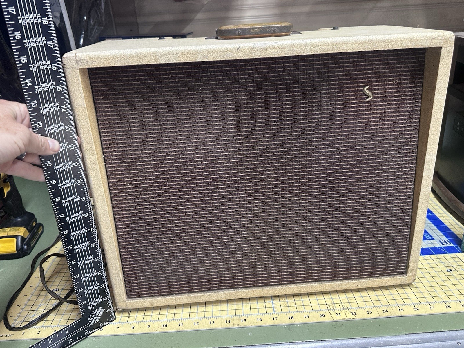 Original Vtg Gibson 1959 GA-8 Discoverer Tube Amp Jensen, Project: Powers On