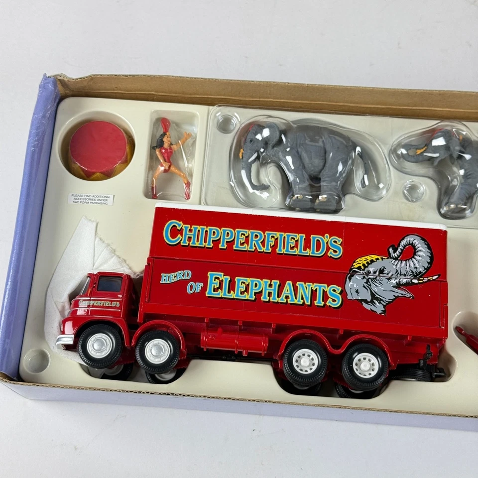 1997 Corgi Classics Chipperfields Circus Elephant Transport Lorry Trailer Set - Image 2 of 4