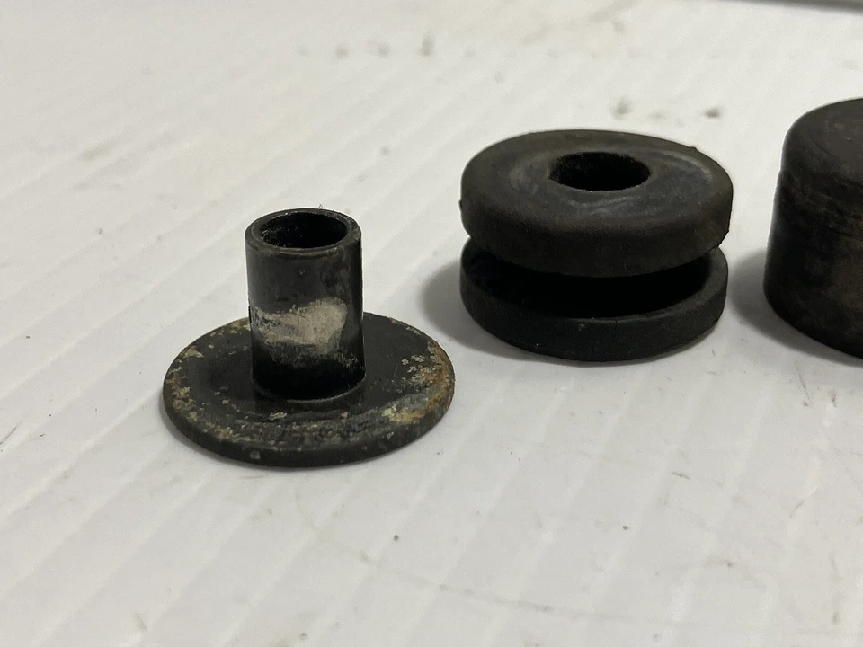 Honda Shadow Vlx 600 Vt600 2003 montaje en radiador ojales de goma (OEM) Foto 4 de 4