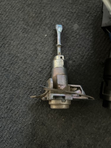14-17 Hyundai Veloster Ignition Switch Complete W/O Key & Door Lock OEM - Picture 3 of 3