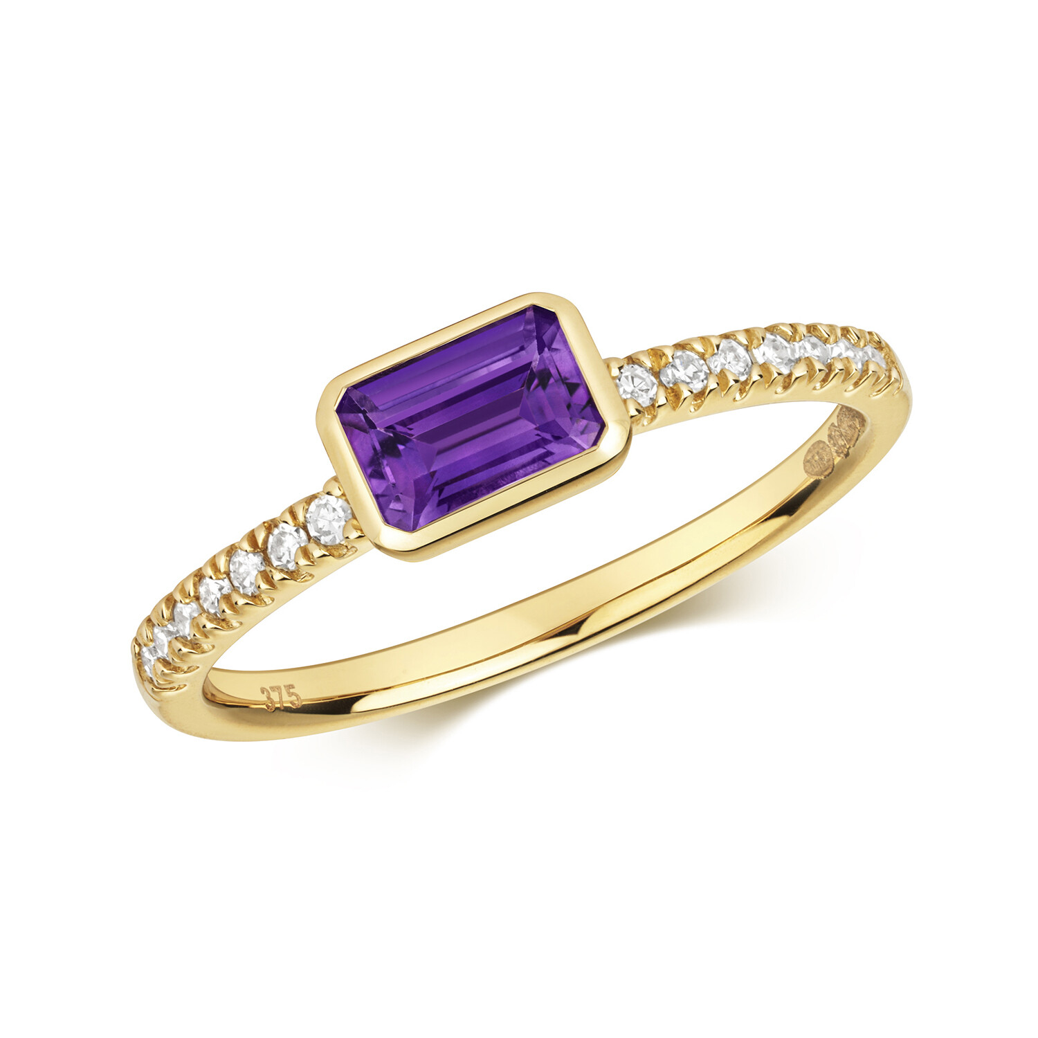 Bague solitaire améthyste et or jaune pour illuminer votre style quotidien