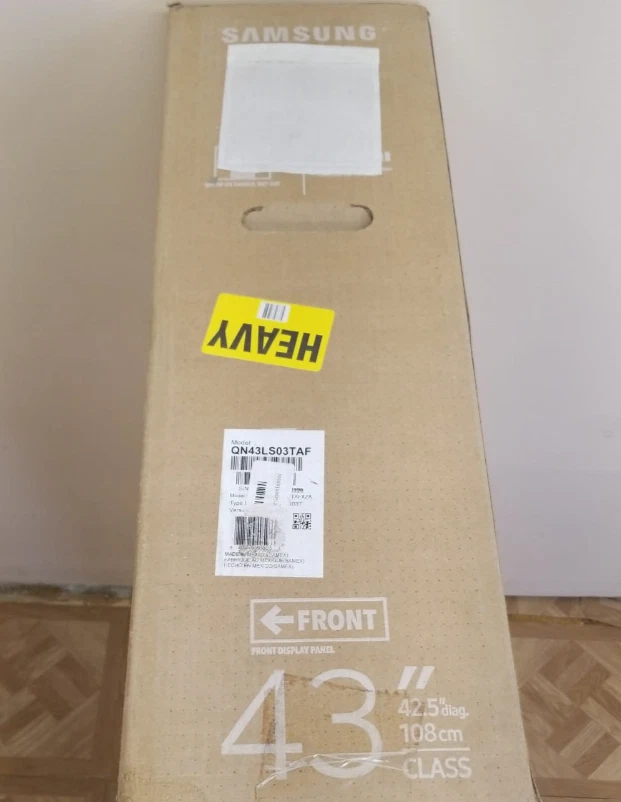 SAMSUNG 43" Frame QLED LS03 4K UHD 60Hz Smart TV Dual LED Quantum HDR Brand New - Image 2 of 4