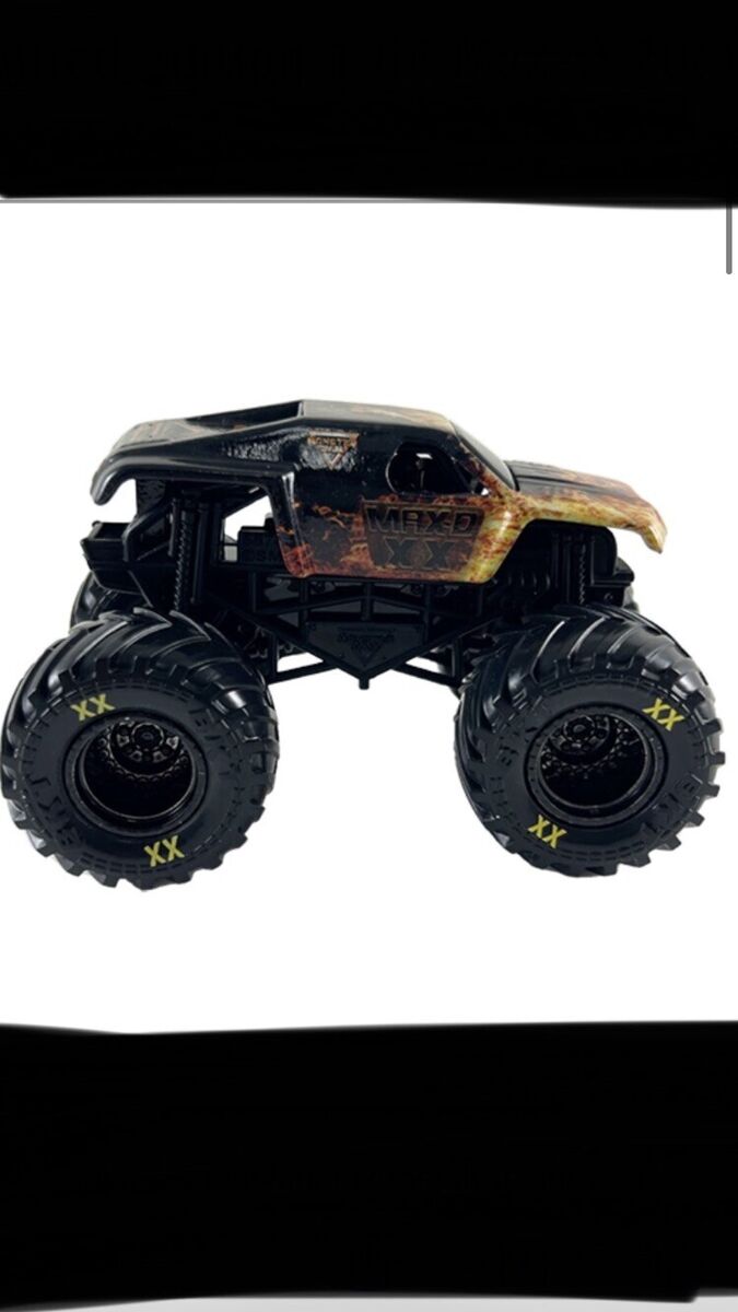 Hot Wheels Monster Jam Ultimate Max-D Bundle 