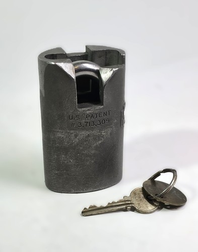 Sargent & Greenleaf 831B Padlock - Heavy Duty High Security Military Lock 1 key
