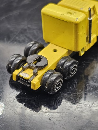 1970s 80s Playart Fast Wheel 7591 Ford Flatbed Semi Hong Kong 2.25” Length - Picture 5 of 6