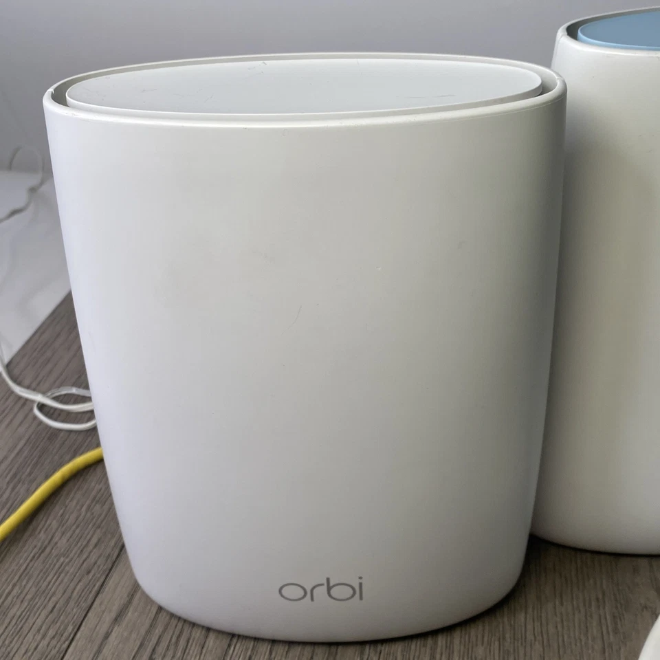 Netgear Orbi RBR50v2 Mesh Router & RBS50v2 Satellite Mesh WLAN Extender - Bild 2 von 4