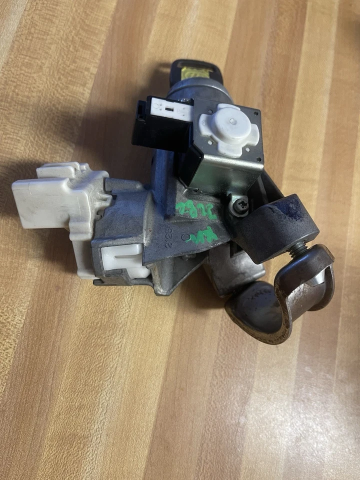 TOYOTA YARIS 2006-2012 INTERRUPTOR DE ENCENDIDO BLOQUEO DE CILINDRO CON 1 llave Foto 3 de 4