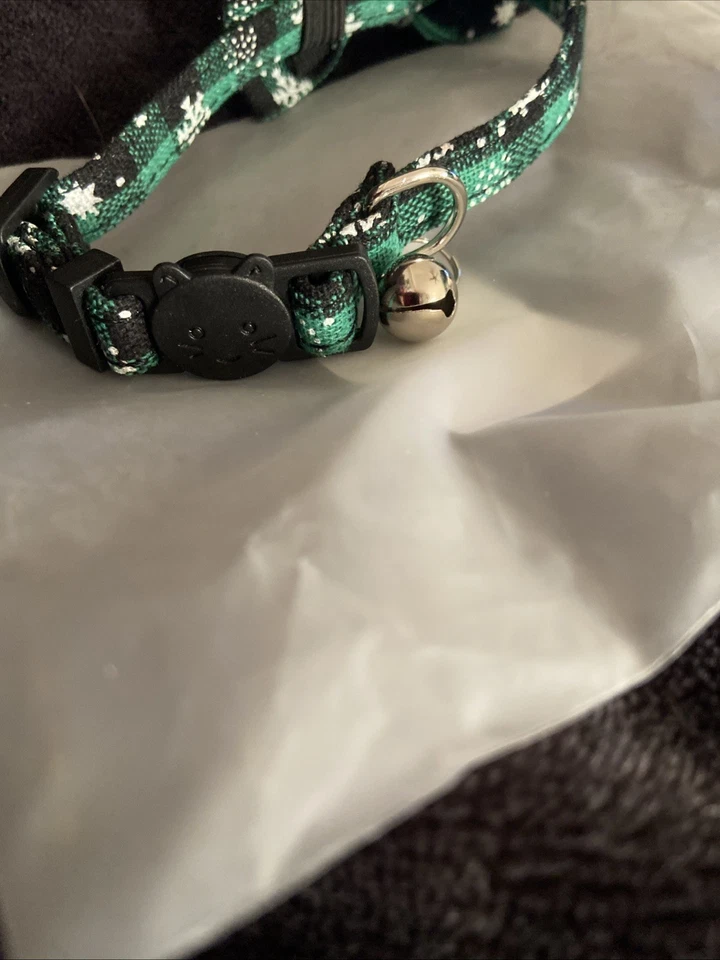 Collares para gatos de invierno/navidad uno con pajarita y otro con pañuelo y campanas Foto 4 de 4