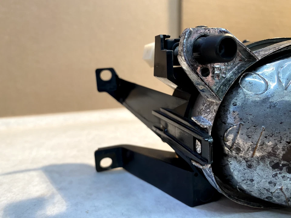 Par de montaje de luces antiniebla BMW 525i 530i 540i 2001-2003 OEM con molde de montaje y ajuste Foto 3 de 4