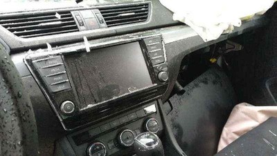 3V0919606 bildschirm SKODA SUPERB COMBI 3V5 ACTIVE 150 CV 110 KW 1252797