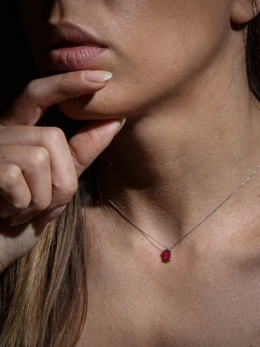 Collana Donna Con Rubino e Diamanti in Oro Bianco Regalo Gioielleria - Foto 3 di 7