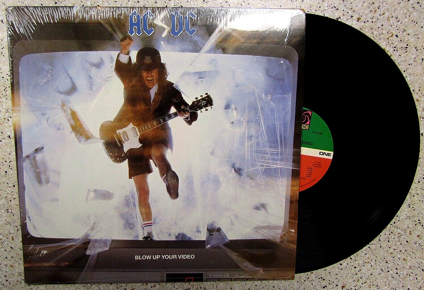 VINYL RECORD ALBUM,AC/DC-BLOW UP YOUR VIDEO,A1-81828,HEATSEEKER,1988