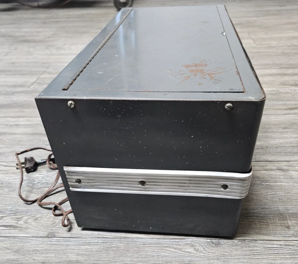 Hallicrafters S-20R Sky Champion Communications Receiver - Image 4 of 4