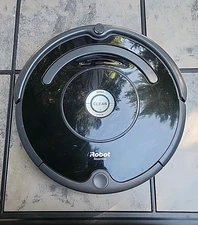 iRobot Roomba 675 Vacuum Model with Charging Dock