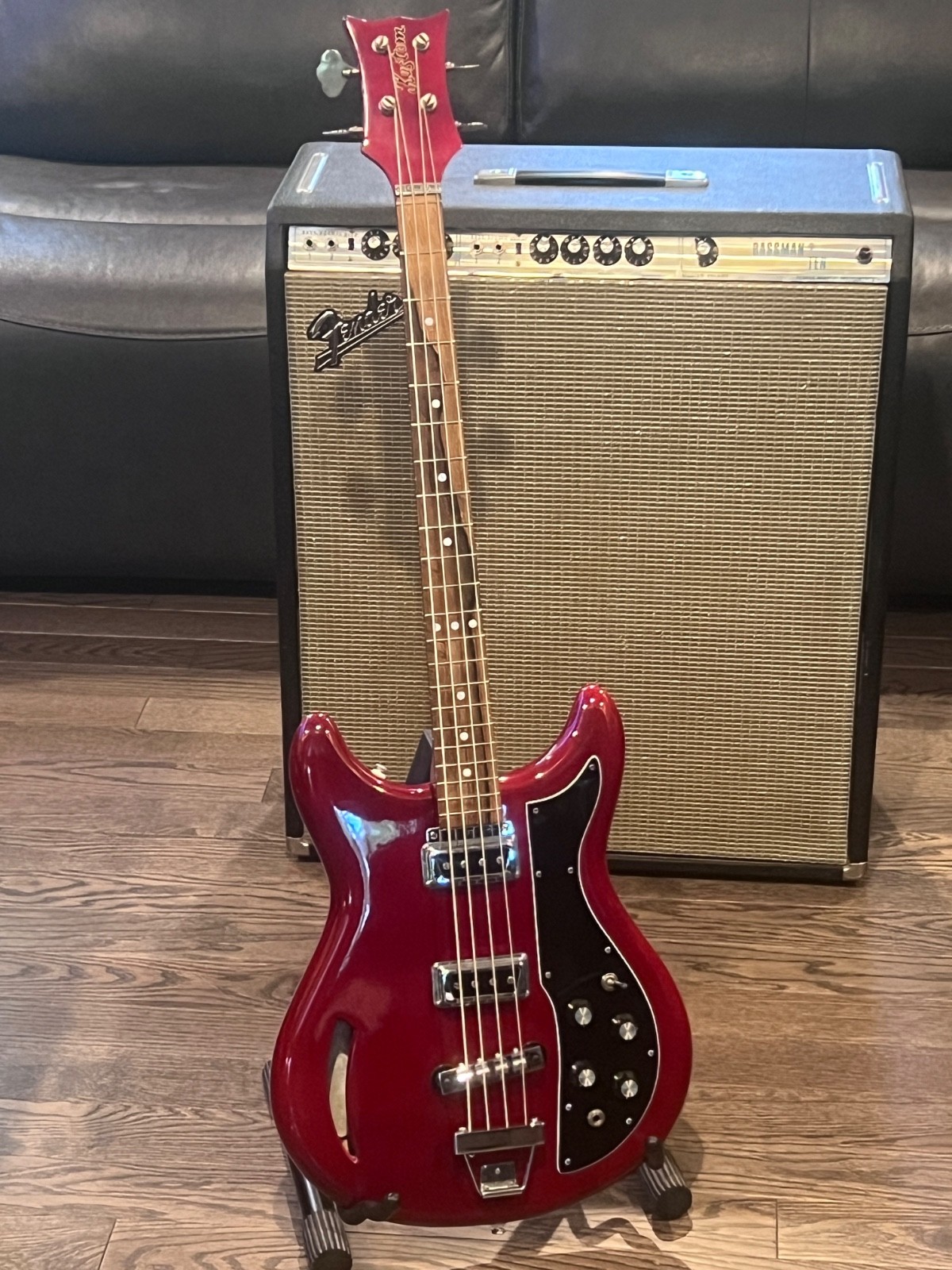 Kustom K-200 -  1968 - Translucent Cherry Bass guitar (Full restoration 100%)