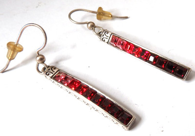 VTG LADIES' SPECTRUM FRENCH WIRE DANGLE/DROP PINK/RED EARRINGS SILVER