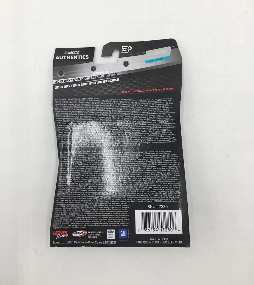 Lote de 2 autos nuevos Lionel Authentics Die-Cast Denny Hamlin #11 Foto 3 de 4