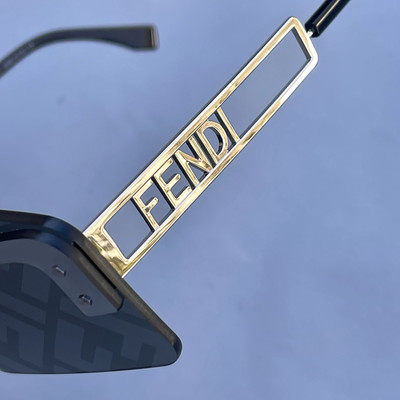 NEW Fendi Metal Acetate FF Shield Sunglasses FE40023U Shiny  display picture 1