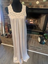 Vintage Vanity Fair Nightgown Sz Small-maxi-cream36  Bust Chantilly Lace Lovely