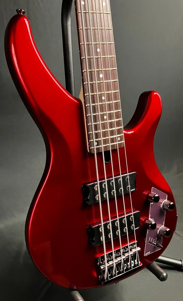 Bajo Yamaha TRBX305CAR 5 cuerdas brillo acabado rojo manzana caramelo Foto 3 de 4
