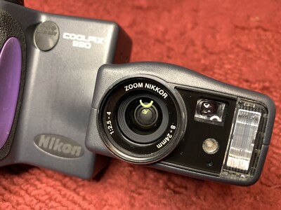 Nikon Coolpix 990 Digital Camera 3.3 MP Optical Zoom - Tested