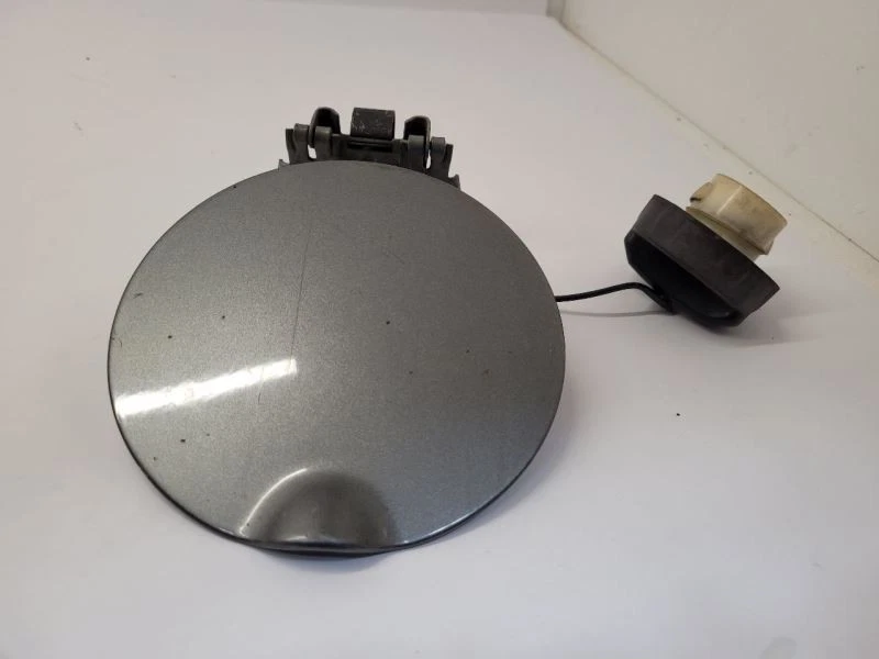 Dodge Ram 1500 2002-2008 camioneta 4,7 L puerta de llenado de combustible plateada Foto 2 de 4