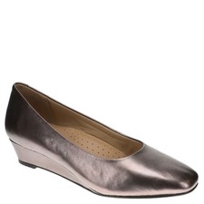 Trotters Denisse Women's Slip On
