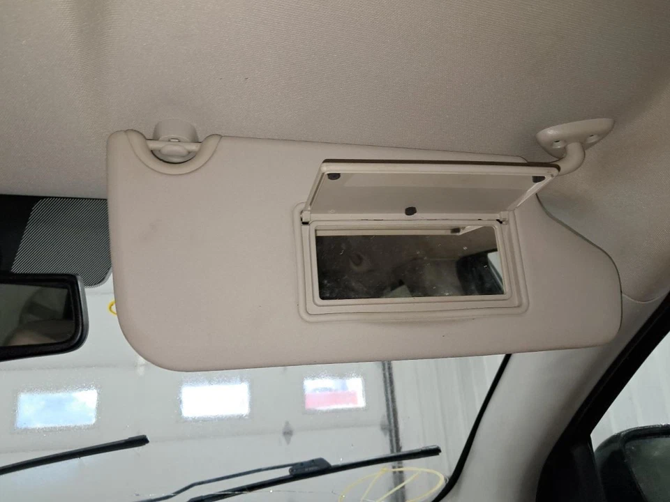 Parasol derecho pasajero sin iluminación se adapta a 11-20 JOURNEY 422961 Foto 2 de 4