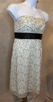 knitted blue dress Hyacinth House Navy with White Trim Knit Anne Midi Navy with White Trim / XS Color:Black Pink Flower unique prom dress enhanced by a pearl The classic LBD you’ll