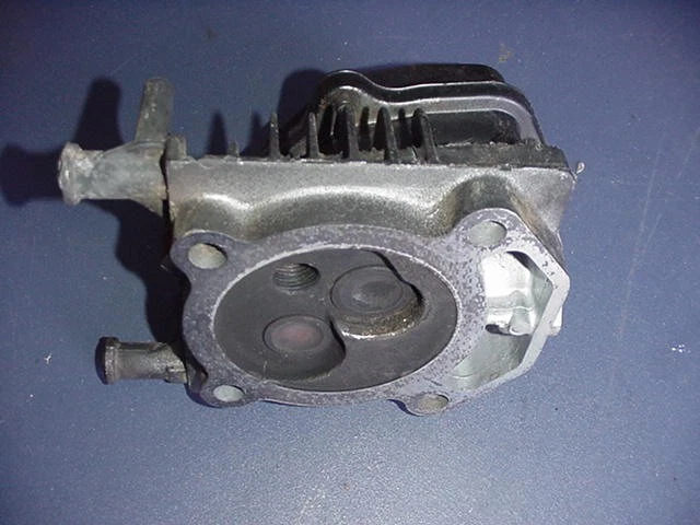 Conjunto de válvulas de culata para cortacésped Briggs & Stratton Troy-Bilt 595353 Foto 2 de 4