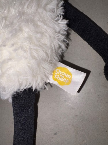 Aurora Shaun The Sheep 8'' Plush Cuddly Toy - Black and White - 第 2/5 張圖片