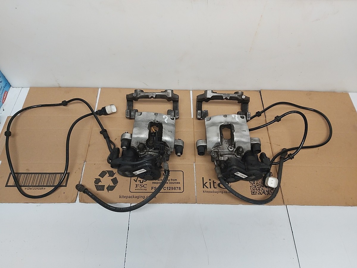 MERCEDES-BENZ C W205 REAR RIGHT& LEFT BRAKE ELECTRIC CALIPERS OEM 