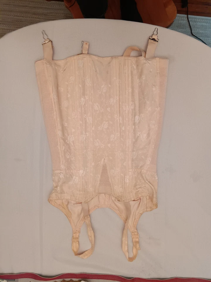 1940s 1950s Vintage Shape wear Girdle And Courset, Pink Floral Undergarments - Image 4 of 4