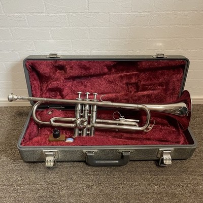 YAMAHA トランペット　YTR-136 ケース付き　シルバー YAMAHA YTR-136 Trumpet Silver Color with Hard Case Mouthpiece