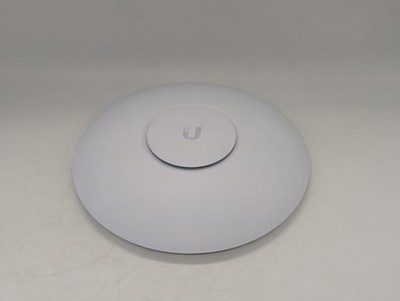 Ubiquiti UAP-AC-PRO UniFi AC1750 Indoor/Outdoor WiFi 5 PoE Access Point weiß