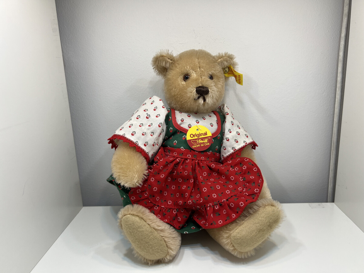 Girls Don't Cry × Steiff Teddy Bear Girls Don't Cry × Steiff Teddy Bear Girls Don't Cry x Steiff