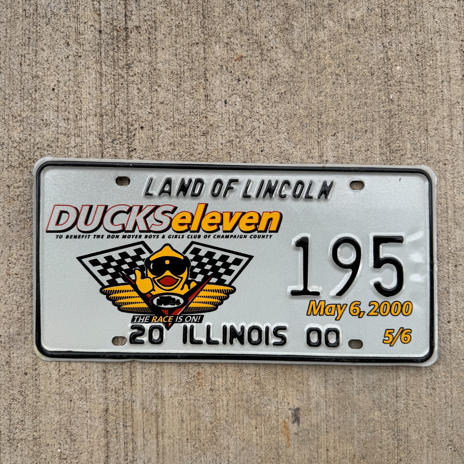 2000 Illinois EVENT License Plate Auto Tag Garage Champaign Ducks Eleven 195