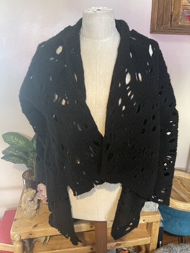 jorli cardigan Black Open Knitted Holes 