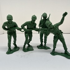 Vintage 5-6" Plastic Green Army Men Military USA Soldiers Lot of 4