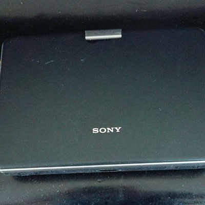SONY DVP-FX810 Tragbarer DVD Player CPRM Kompatibel Fernbedienung Netzteil Si...
