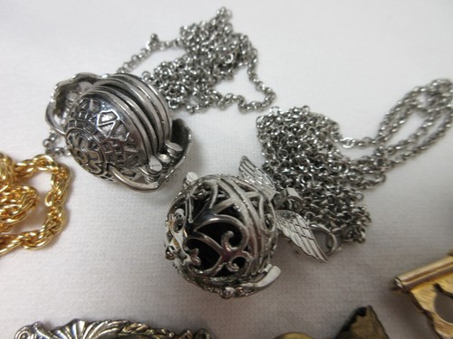 LOT OF LOCKETS VINTAGE TO NOW NECKLACE FLORAL HEART #92 - Picture 7 of 10