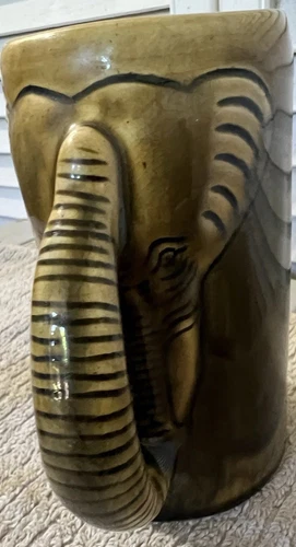 Vintage Stoneware Thai Celadon Elephant Coffee Green Mug Handle Stein Cup 5.75”