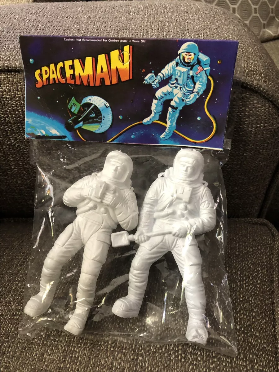 Vintage Unopened Made In Hong Kong Plastic Spaceman Astronaut Toy Figures