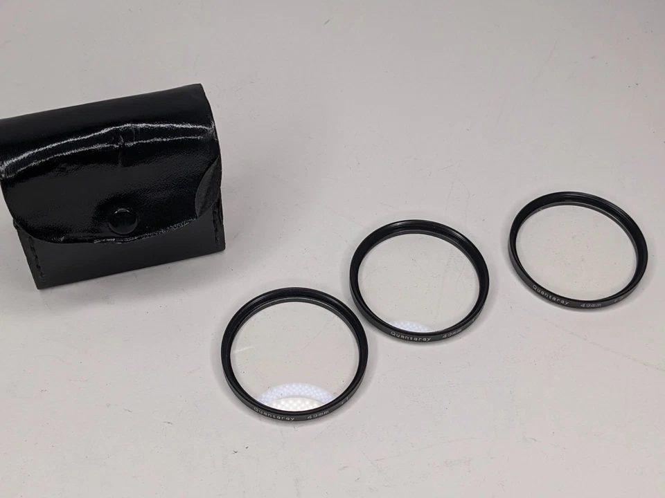 49mm Quantaray Set of 3 Close Up Filters with Case - +1, +2, +4 - Image 2 of 2