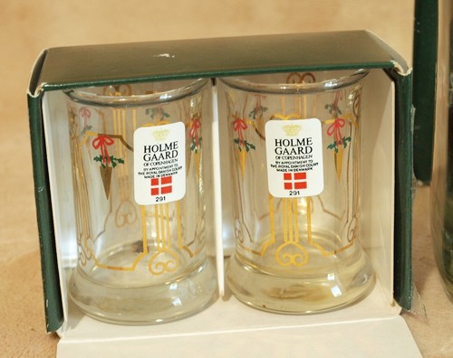 HOLMEGAARDS Denmark 1991 Christmas Bottle Flask+ Dram/Shot Glass Set HOLME GAARD - Picture 3 of 5