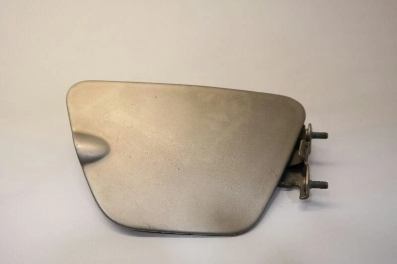 Jaguar XJ6 1995-1997 puerta de llenado de combustible plateada Foto 2 de 4