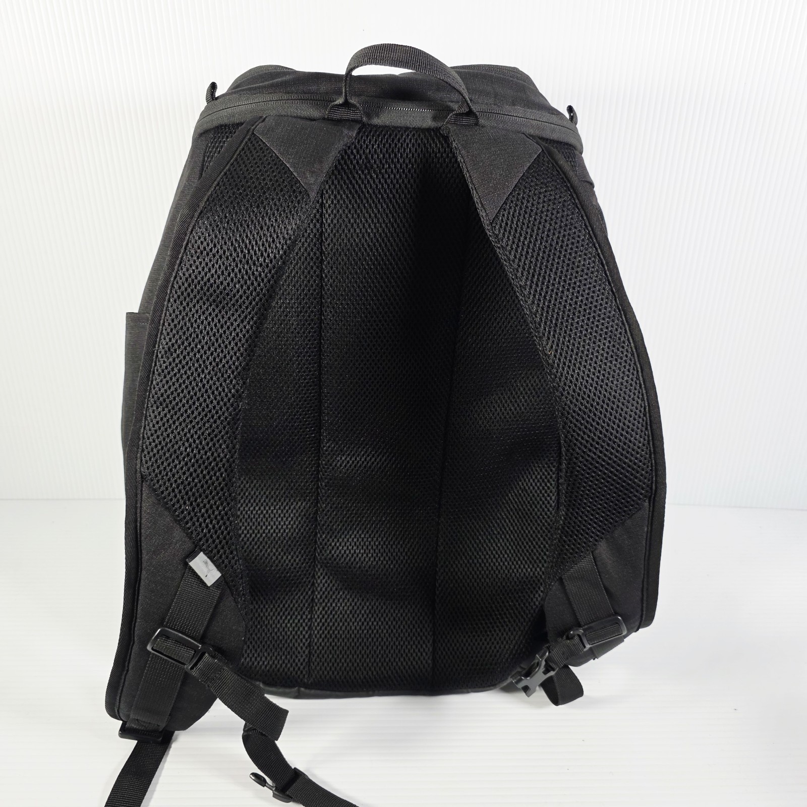 PUMA BASKETBALL PRO Hoops Backpack Black - White - Great Condition  thumbnail 4