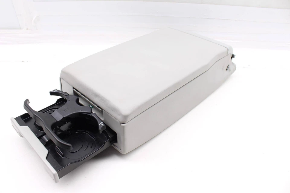 2004-2005 奥迪 S4 - 后中心扶手/杯架 8E0885081L — 第 3/4 张图片