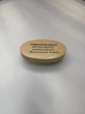 Complexion Brush Natural Bristles Wood Handle